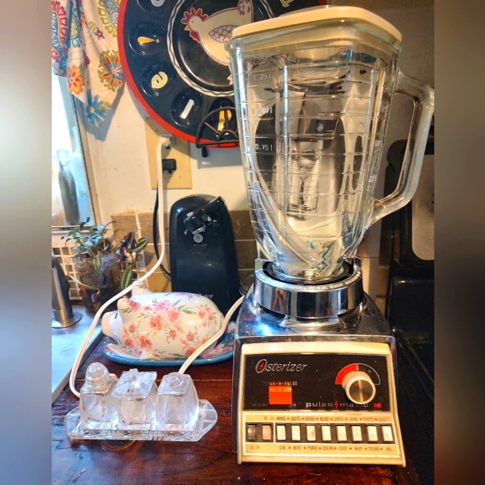 Vintage electric glass/chrome osterizer mixer. Working with booklet